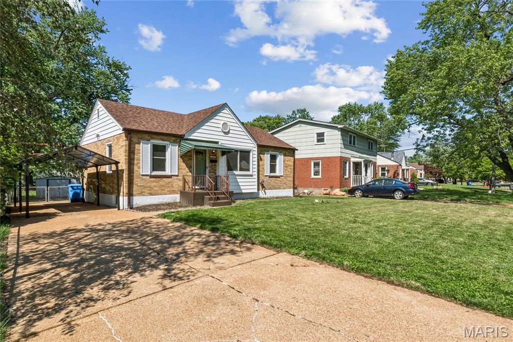 Photo of 1275 St Mark Drive, Florissant, MO 63031 (MLS # 26023631)