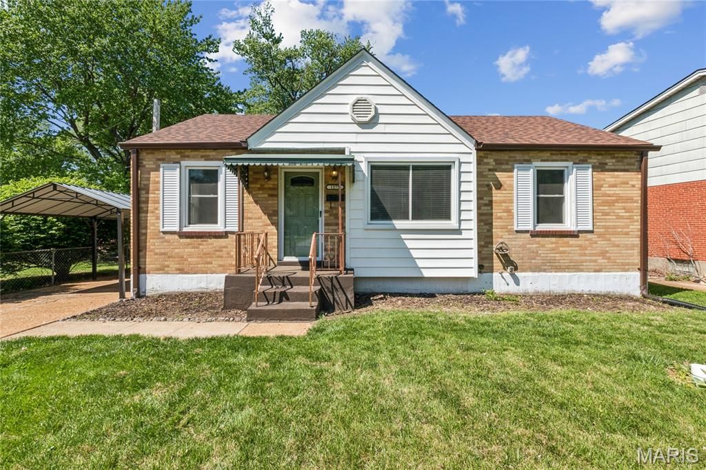 Photo of 1275 St Mark Drive, Florissant, MO 63031 (MLS # 26023631)