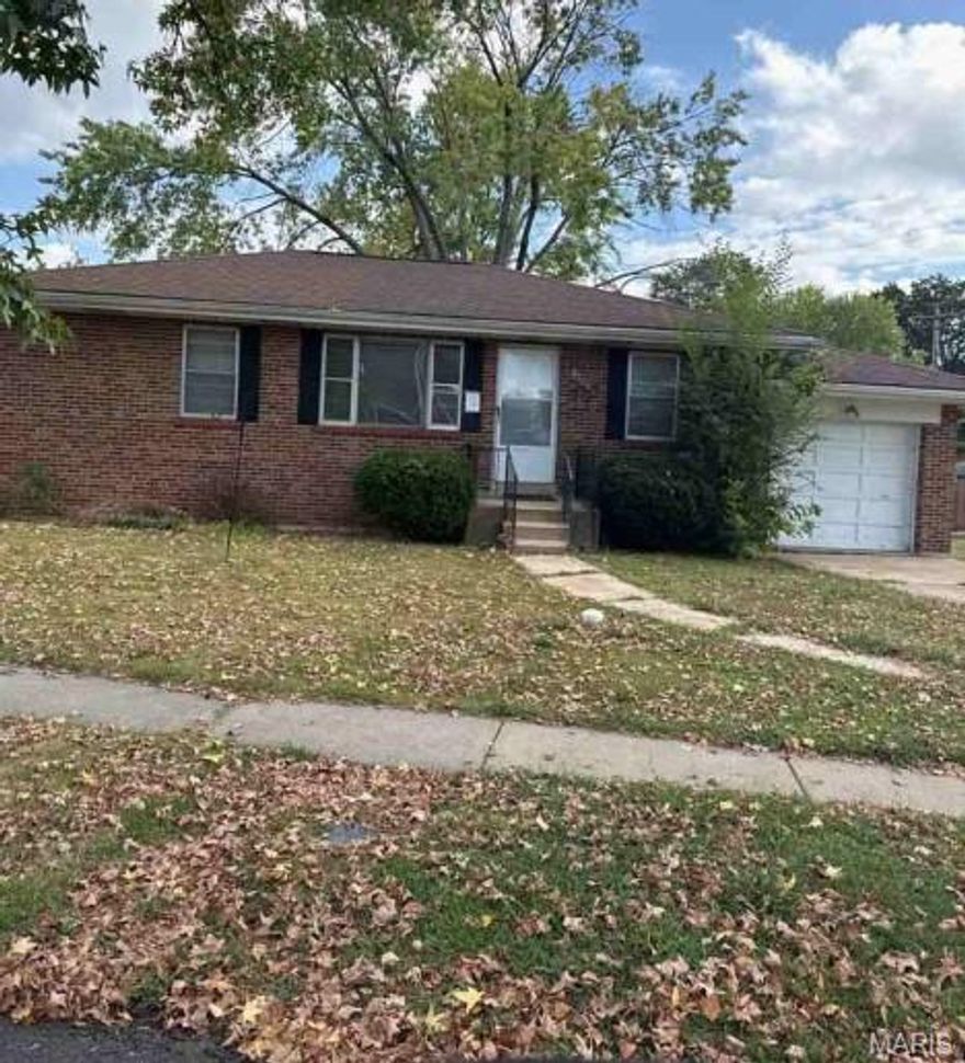 Great Opportunity to own this single-family home built in 1955 featuring 3 bedrooms and 1 bathrooms.  ***SPECIAL NOTES: (1) This is a CASH ONLY transaction. (2) Seller to pay Taxes, HOA, and Municipal/Utility Liens. (3) Please read the Auction disclaimers carefully before placing a bid or submitting an offer. ***
