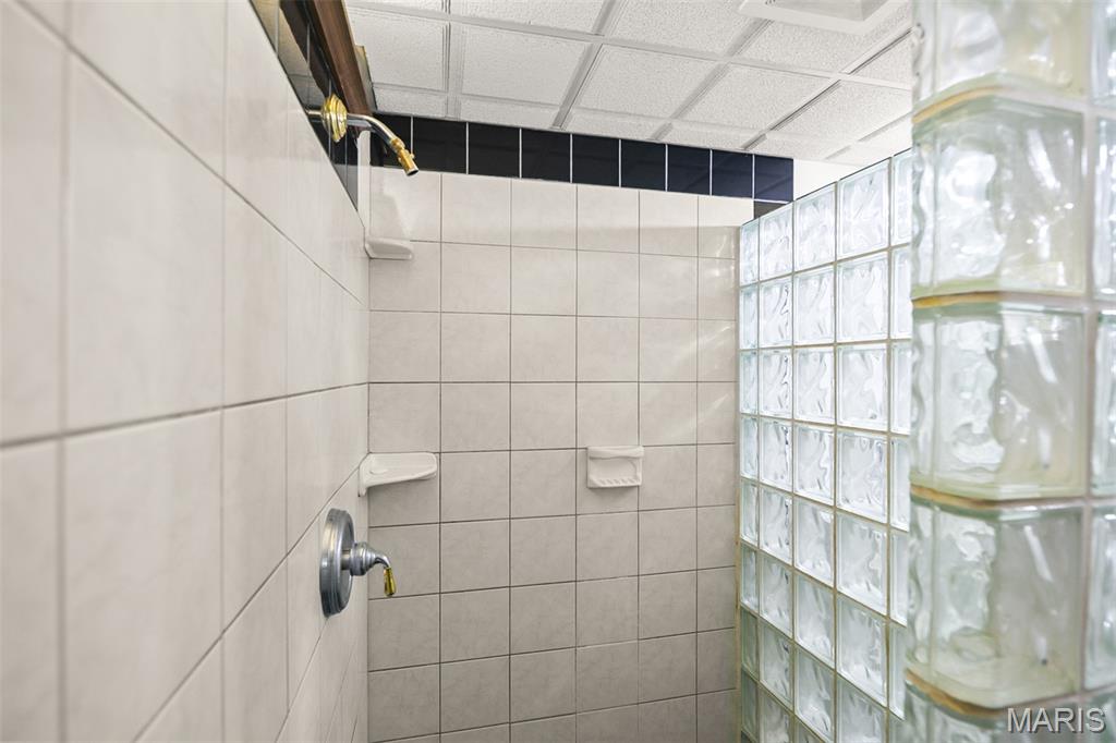 Lakes/Deerwood 02 Rev - Residential