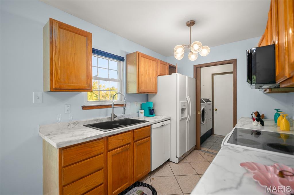 Lakes/Deerwood 02 Rev - Residential