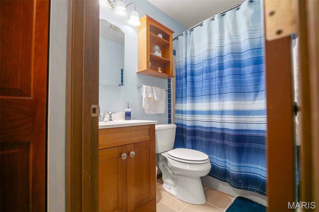 Lakes/Deerwood 02 Rev - Residential