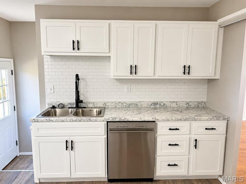 Tiny photo for 631 Holiday Avenue, Hazelwood, MO 63042 (MLS # 26068683)