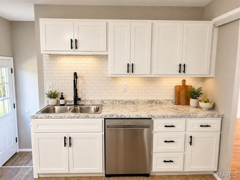 Tiny photo for 631 Holiday Avenue, Hazelwood, MO 63042 (MLS # 26068683)