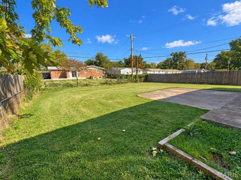 Tiny photo for 631 Holiday Avenue, Hazelwood, MO 63042 (MLS # 26068683)