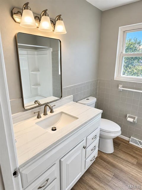 Tiny photo for 631 Holiday Avenue, Hazelwood, MO 63042 (MLS # 26068683)