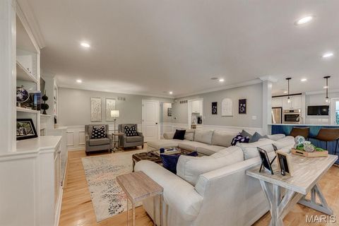 Tiny photo for 420 Woodview Manor Lane, Kirkwood, MO 63122 (MLS # 26041758)