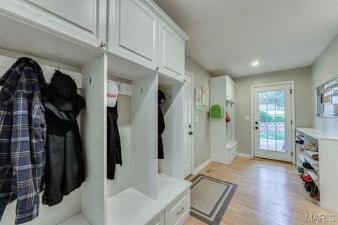 Tiny photo for 420 Woodview Manor Lane, Kirkwood, MO 63122 (MLS # 26041758)