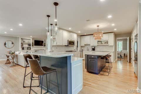 Tiny photo for 420 Woodview Manor Lane, Kirkwood, MO 63122 (MLS # 26041758)