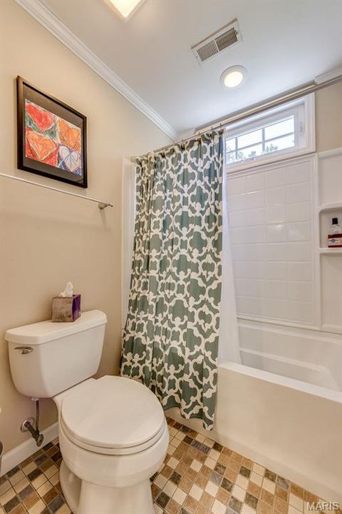 Tiny photo for 420 Woodview Manor Lane, Kirkwood, MO 63122 (MLS # 26041758)