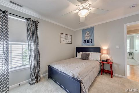 Tiny photo for 420 Woodview Manor Lane, Kirkwood, MO 63122 (MLS # 26041758)
