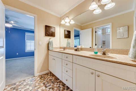 Tiny photo for 420 Woodview Manor Lane, Kirkwood, MO 63122 (MLS # 26041758)
