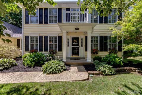 Photo of 420 Woodview Manor Lane, Kirkwood, MO 63122 (MLS # 26041758)