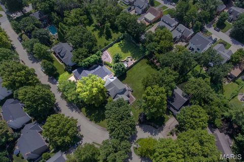 Tiny photo for 420 Woodview Manor Lane, Kirkwood, MO 63122 (MLS # 26041758)