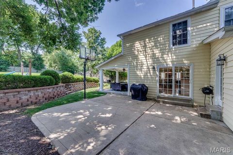 Tiny photo for 420 Woodview Manor Lane, Kirkwood, MO 63122 (MLS # 26041758)