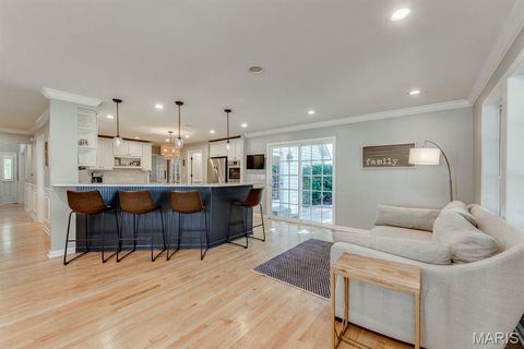 Tiny photo for 420 Woodview Manor Lane, Kirkwood, MO 63122 (MLS # 26041758)