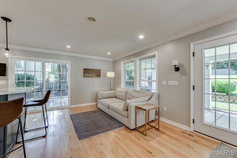 Tiny photo for 420 Woodview Manor Lane, Kirkwood, MO 63122 (MLS # 26041758)