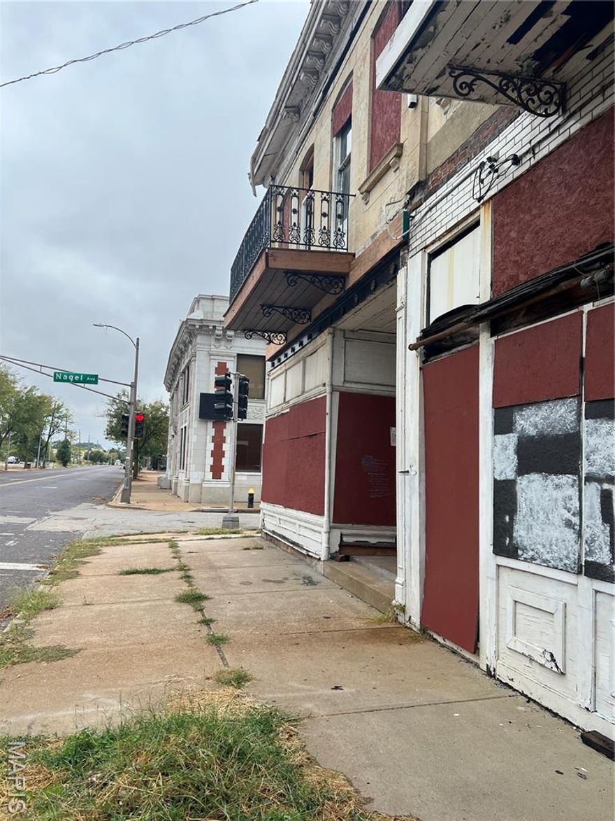 Fantastic Investment Opportunity on South Broadway. Building has been updated with new windows, re-framed on all three floors. Plans are available for a 3 bedroom 2 bathroom apartment on the 2nd and 3rd floor. Main floor plans reveal a restaurant layout. The basement has over 1500 square feet of storage with an alley access. 
New electric has been brought to the property and youll find re-framing on every floor.