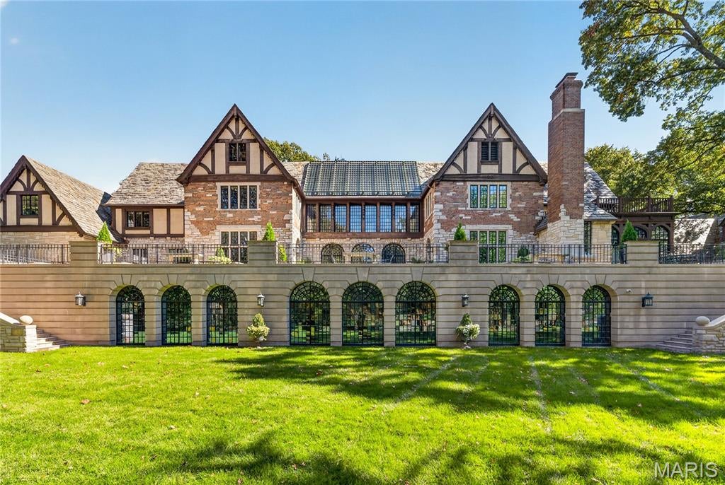23 Carrswold Drive