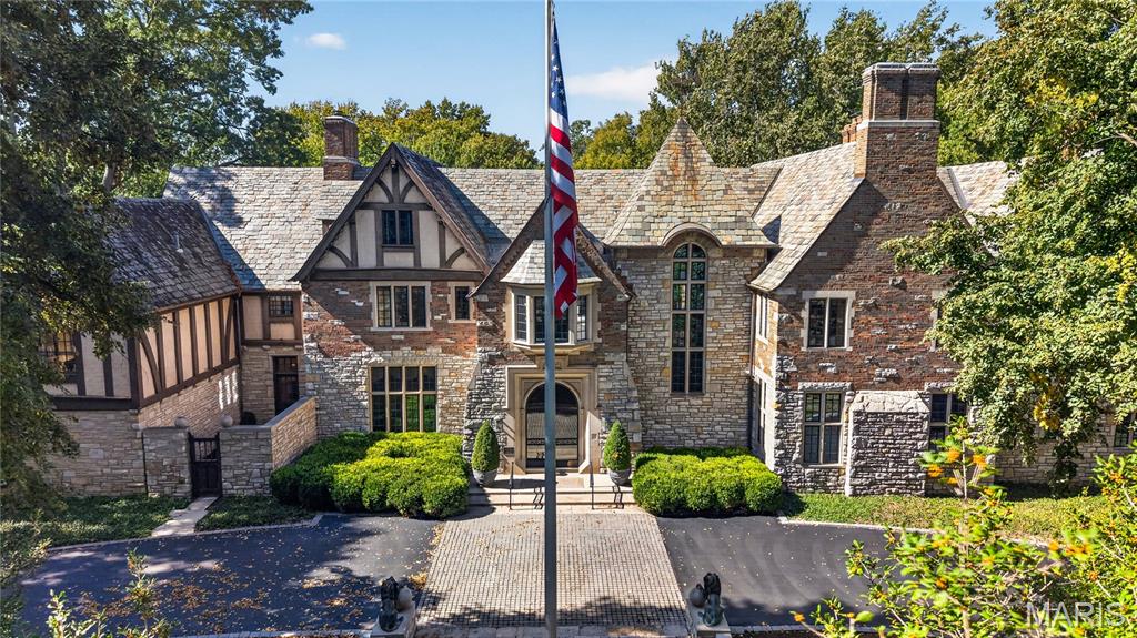 23 Carrswold Drive