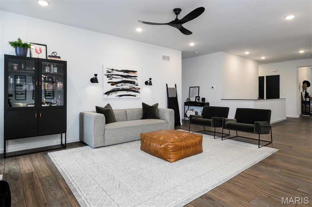 Streets Of Caledonia #4 - Residential