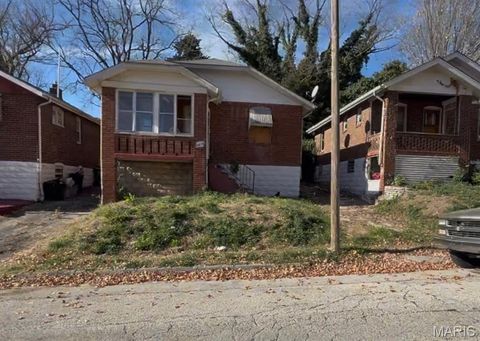 Photo of 8339 Eton Place, Jennings, MO 63136 (MLS # 25082227)