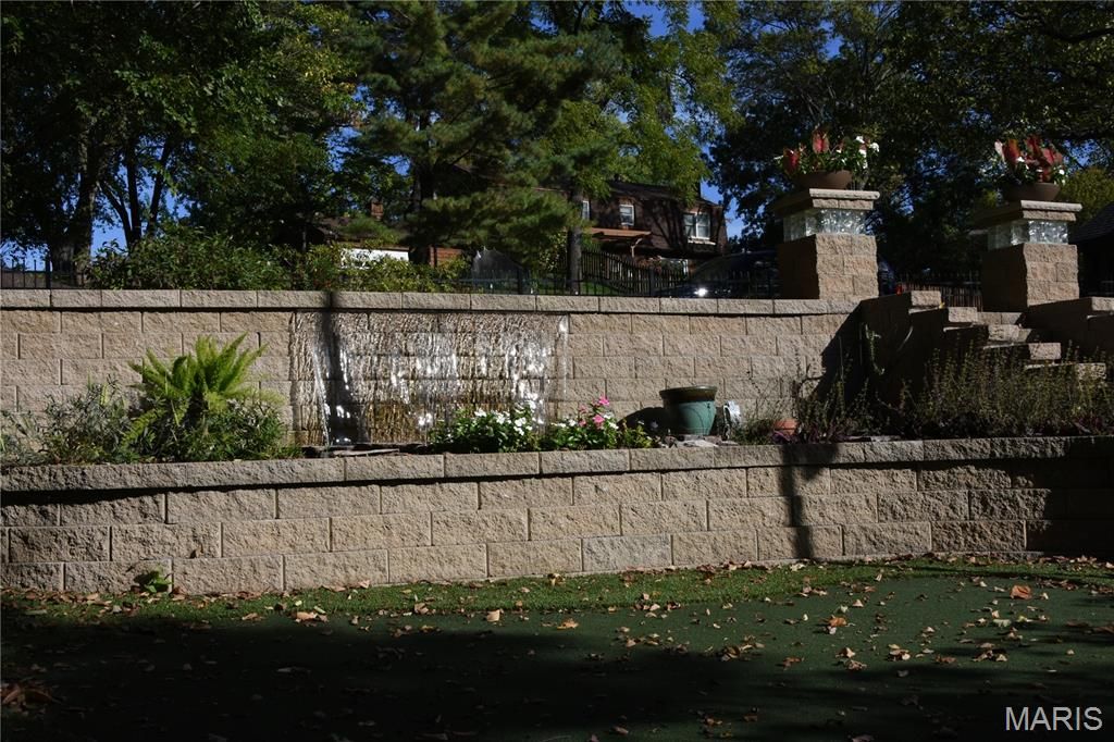 Photo of 1685 Ansonborough Drive, Chesterfield, MO 63017 (MLS # 26023562)