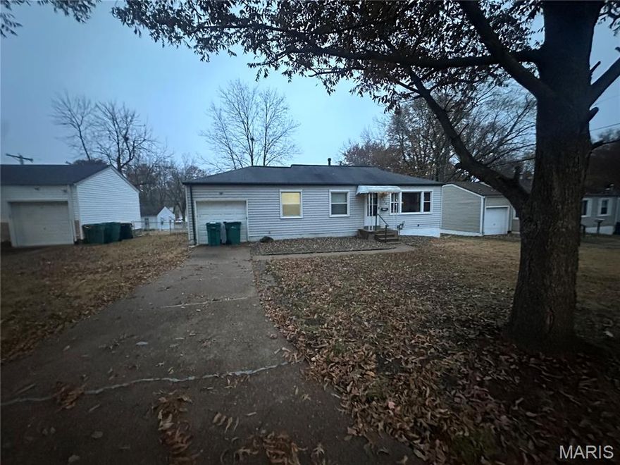 Solid 3-bedroom, 1-bath single-family home with strong potential and a spacious backyard. Functional floor plan with great natural light and comfortable living areas. The large yard offers expansion possibilities or value-add opportunities. Ideal for investors or buyers looking to customize and build equity. Home sold "AS IS".