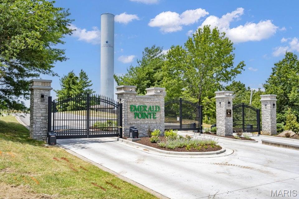 Emerald Pointe - Residential