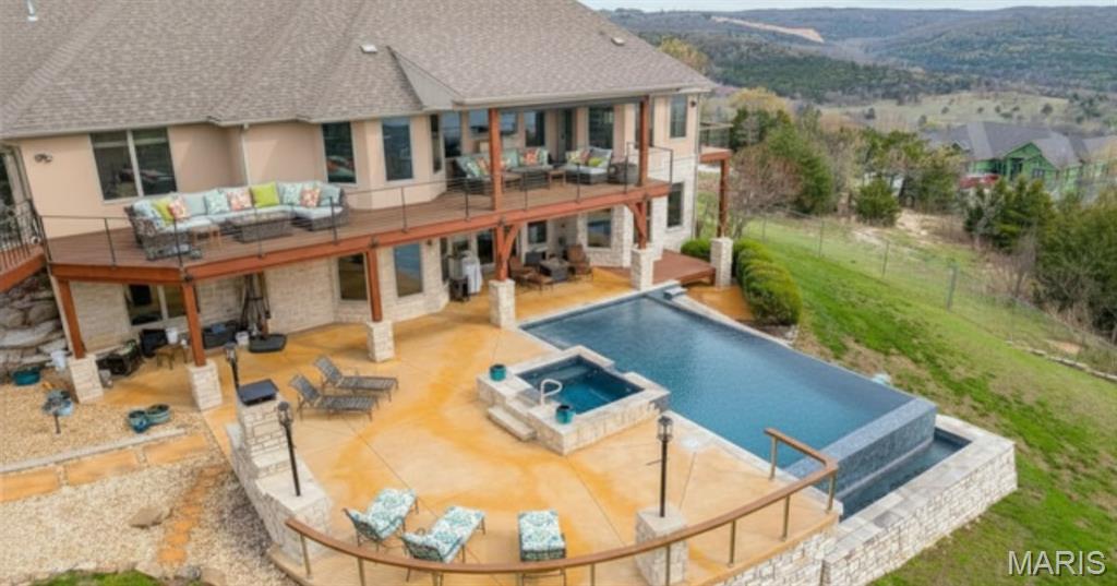 Emerald Pointe - Residential