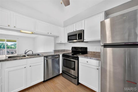 Tiny photo for 1960 Greenglen Drive #304, Kirkwood, MO 63122 (MLS # 26047115)
