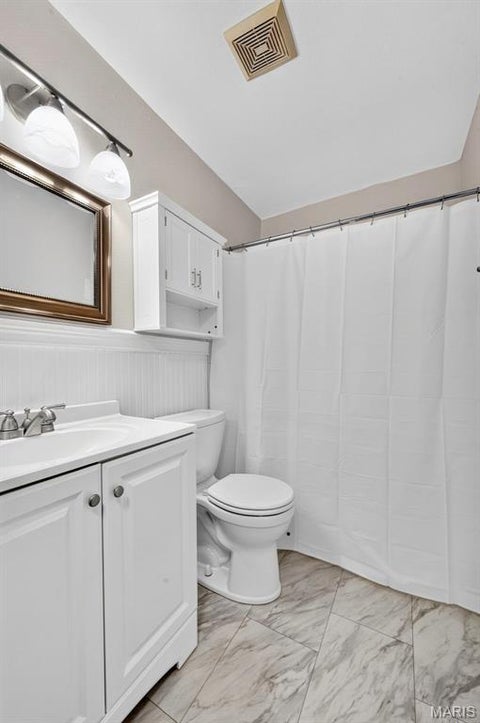 Tiny photo for 1960 Greenglen Drive #304, Kirkwood, MO 63122 (MLS # 26047115)