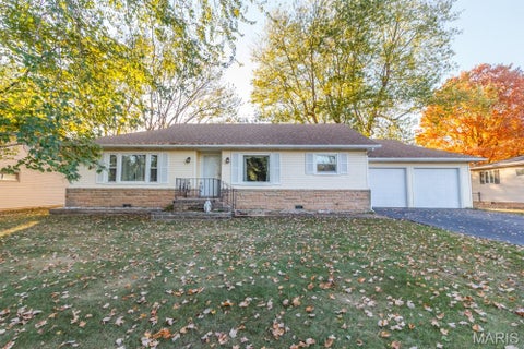 Photo of 1933 Julia Drive, Lebanon, MO 65536 (MLS # 26067786)