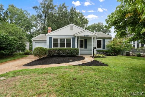 Photo of 460 Ridge Avenue, Webster Groves, MO 63119 (MLS # 26042125)