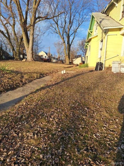 Tiny photo for 215 Division Street, Hannibal, MO 63401 (MLS # 26046928)