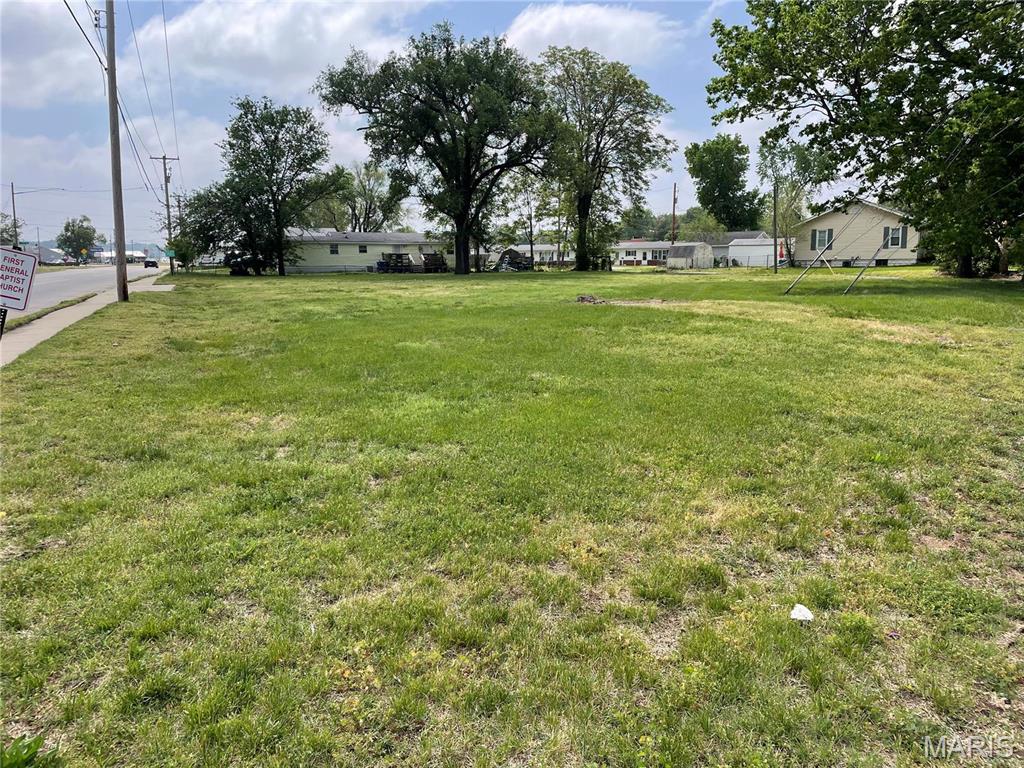 Photo 1 of 4 — 1300 E Edwardsville Road, Wood River, IL 62095