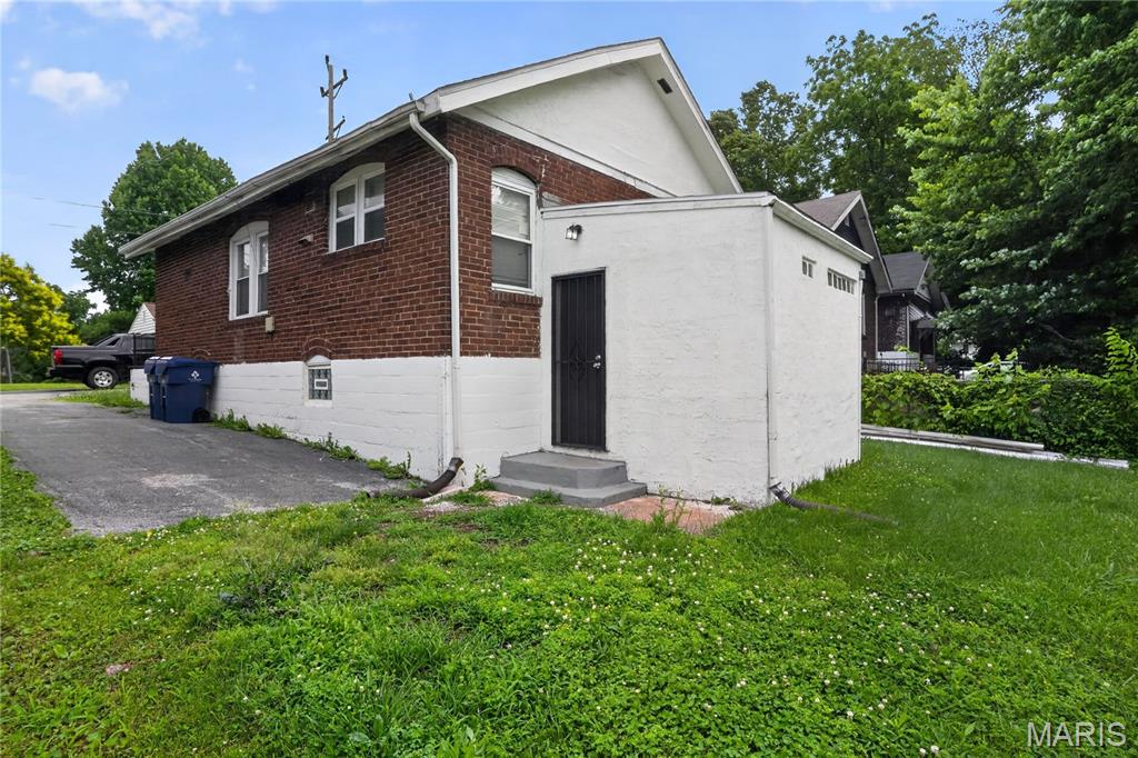 Photo of 8024 Cler Avenue, St Louis, MO 63114 (MLS # 26033273)