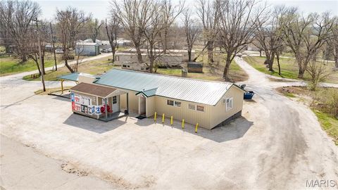 20861 State Highway 100 Fieldon IL 62031