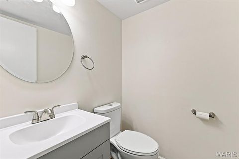 Tiny photo for 13322 Hiddendale Lane, Ballwin, MO 63021 (MLS # 26046366)
