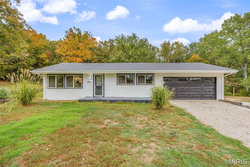 Photo of 4021 Lakewood Drive, De Soto, MO 63020 (MLS # 26066357)