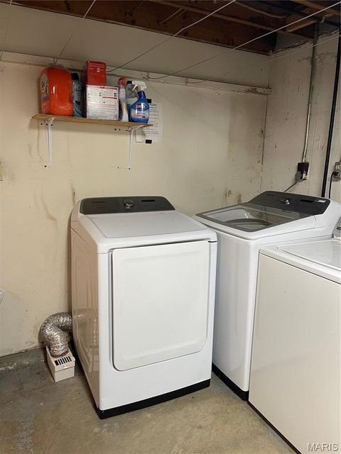 Tiny photo for 7916 Camelot Lane #4, Crestwood, MO 63123 (MLS # 26018926)