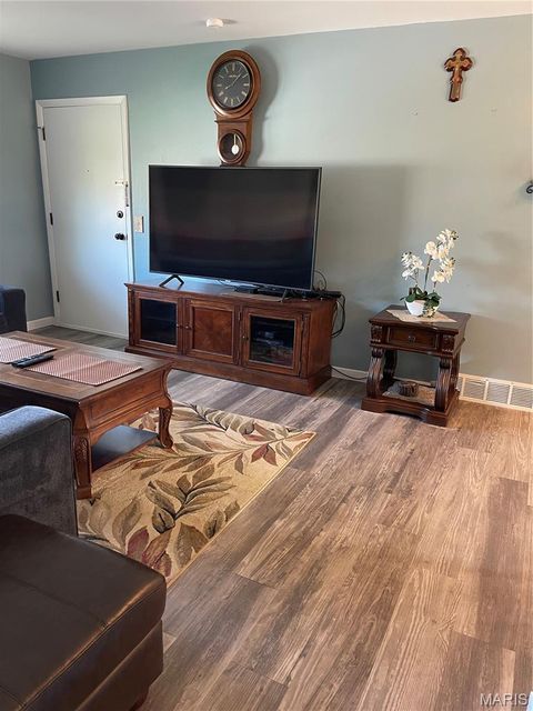 Tiny photo for 7916 Camelot Lane #4, Crestwood, MO 63123 (MLS # 26018926)