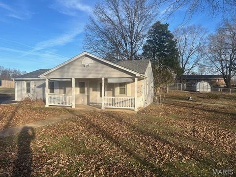 Photo of 2606 Walnut Avenue, Wildwood, MO 63038 (MLS # 25082574)