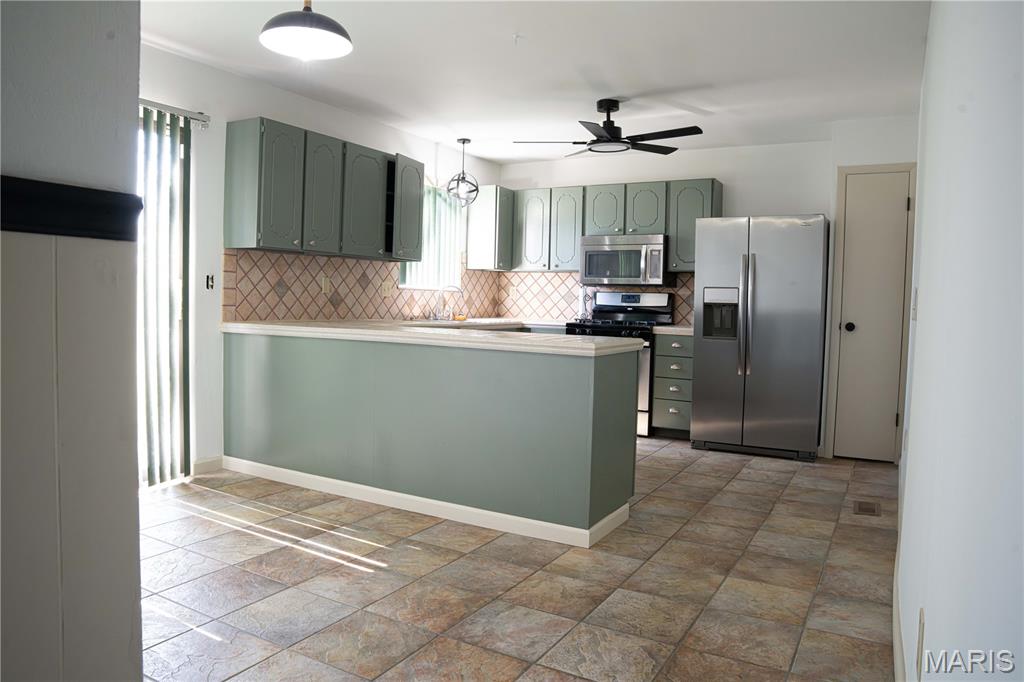 Boardwalk 5 Sec Of Mayer Wedgewood - Residential