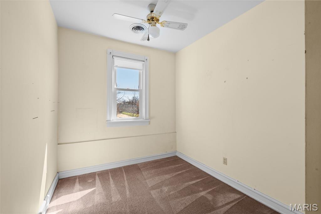 E Sunset Hill - Residential