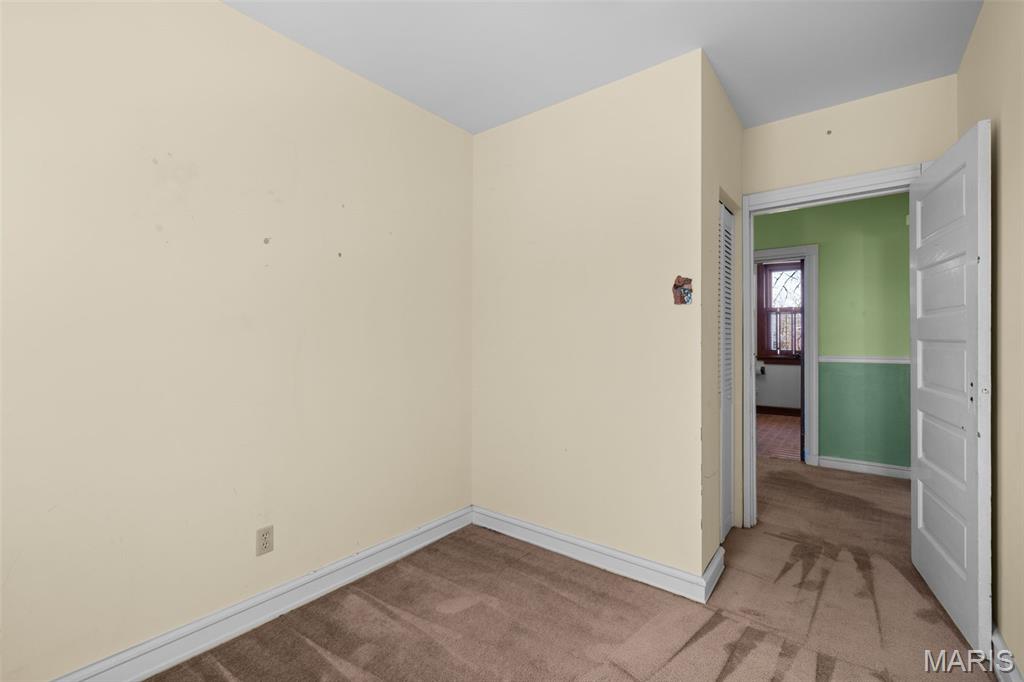 E Sunset Hill - Residential