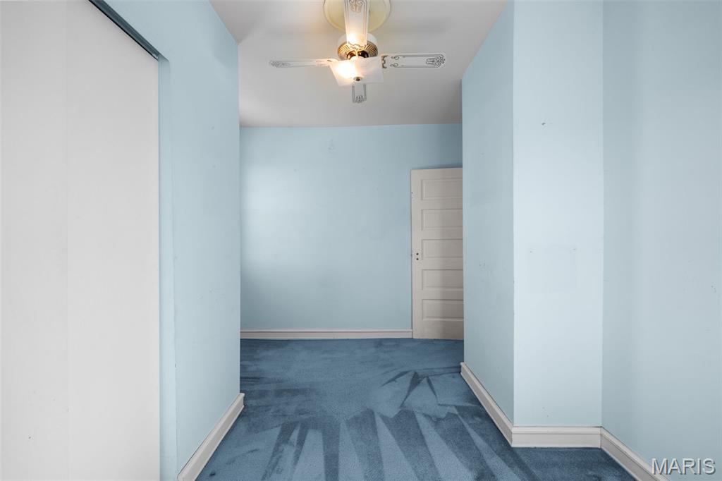 E Sunset Hill - Residential