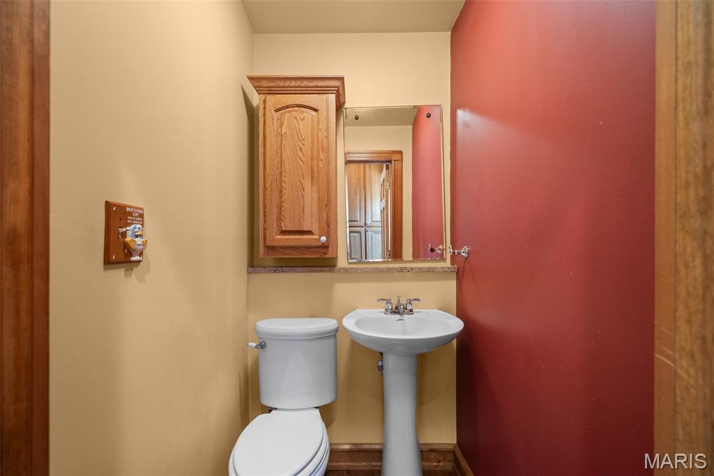 E Sunset Hill - Residential