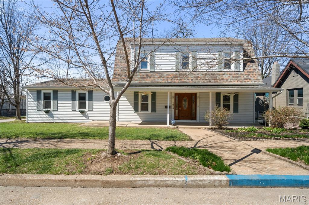 E Sunset Hill - Residential