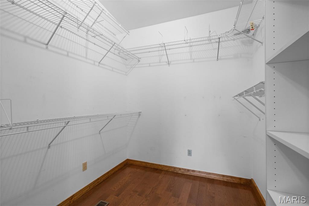 E Sunset Hill - Residential